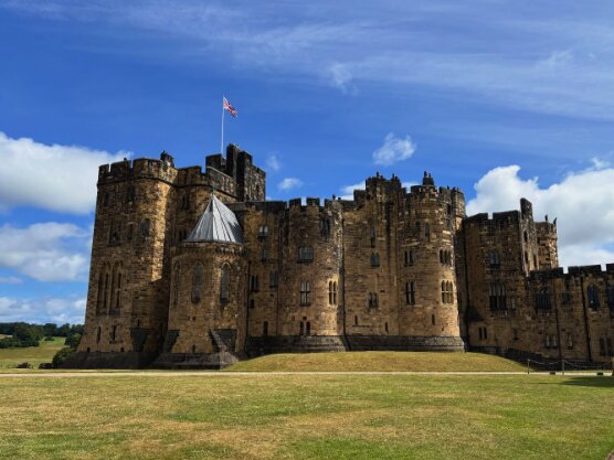 Alnwick castle front view