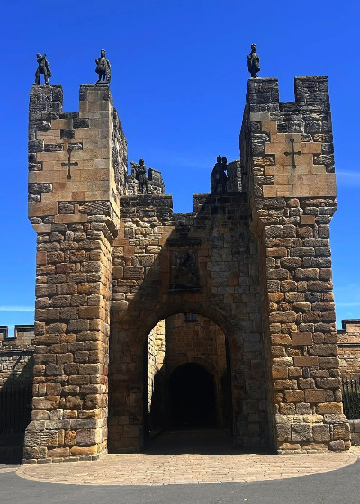 The gate arch into the outer bailey at Alnwick Castle