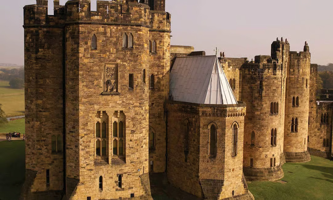 Edinburgh: Harry Potter and English Castles Tour in Spanish